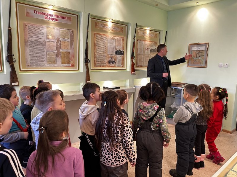 Комнату истории ОМВД России по г. Салехарду посетили воспитанники детского сада «Бережок»